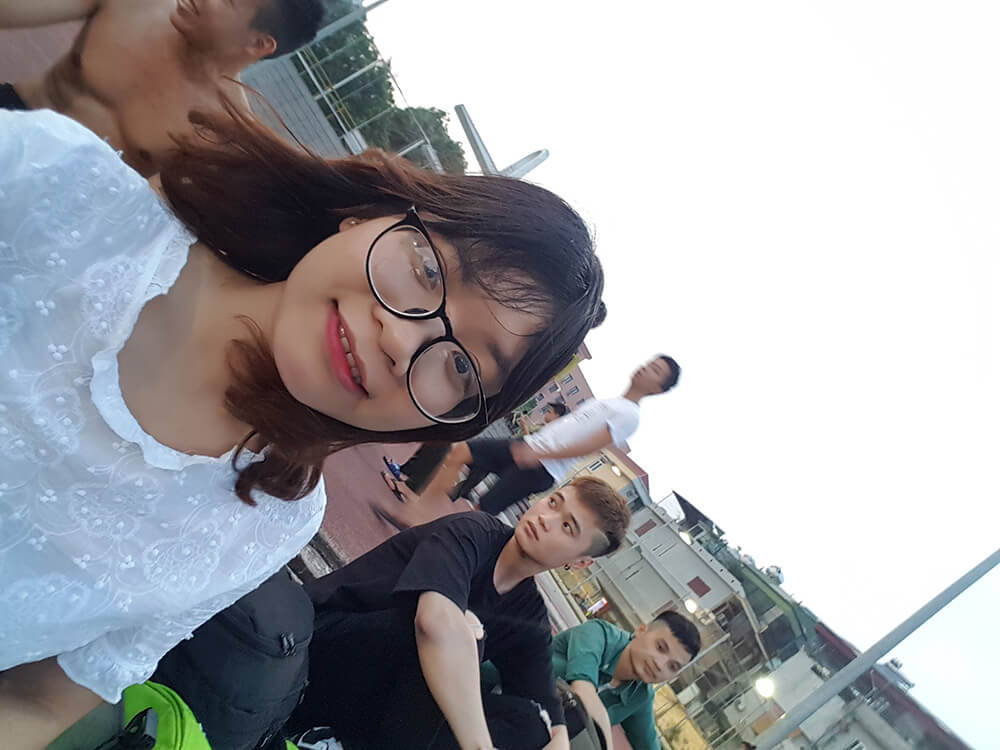 Tưng bừng trận đấu giao hữu mở màn đội bóng An Việt Thành Education 3 Cổ động viên nhiệt tình của AVT