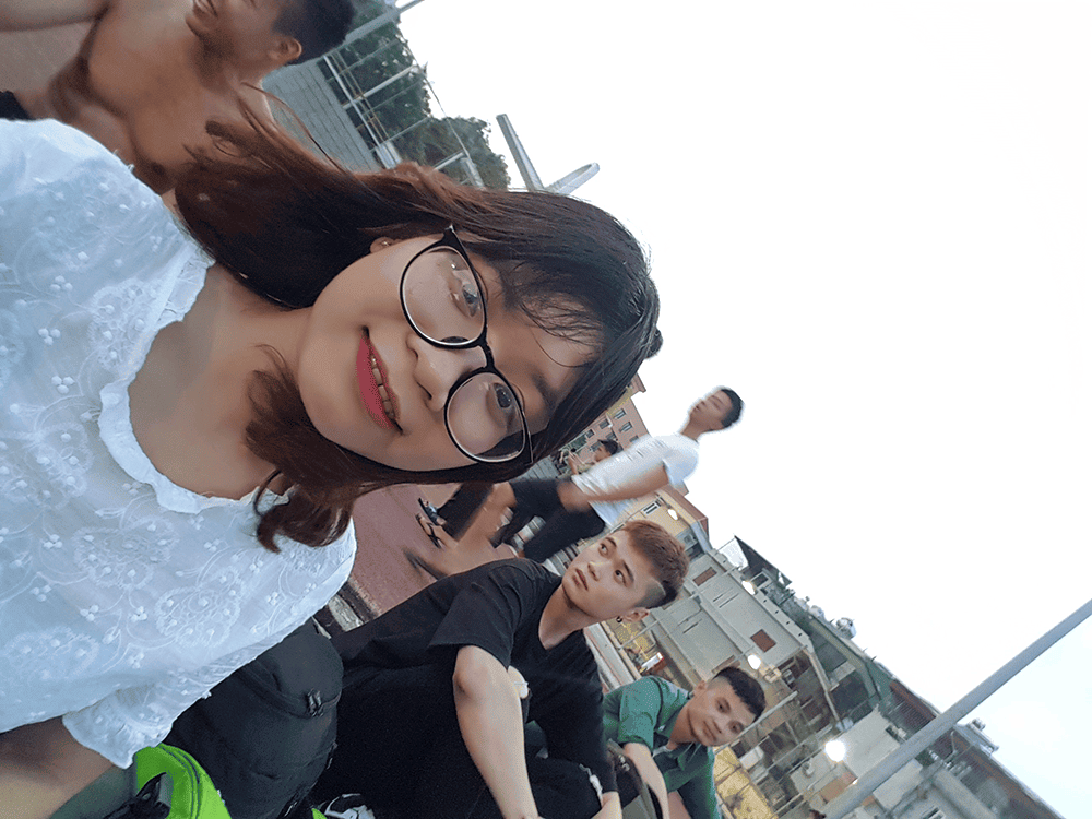 Cổ động viên nhiệt tình của AVT