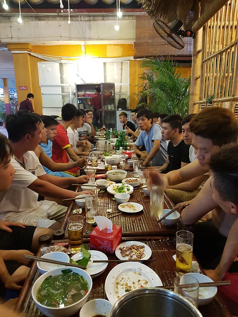 Tưng bừng trận đấu giao hữu mở màn đội bóng An Việt Thành Education 4 Sự đoàn kết giữa các thành viên của AVT