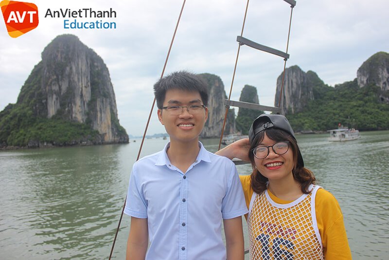 Các đồng chí AVT Education đưa nhau đi trốn nắng hè 4 Các bạn AVT ở vịnh Hạ Long