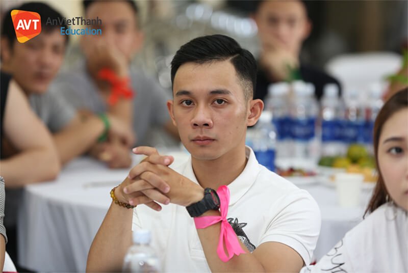 Khoảnh khắc “lặng thinh” cùng nhìn lại chặng đường nỗ lực không ngừng nghỉ của các học viên AVT