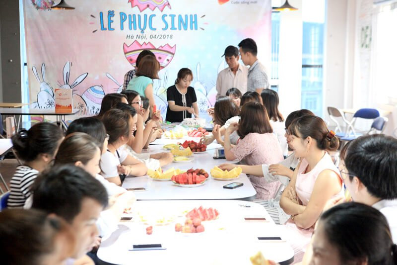 Chúc mừng sinh nhật tháng 4 CBCN viên - giáo viên tại AVT Education 2 sinh nhật nhân viên AVT Education tập thể