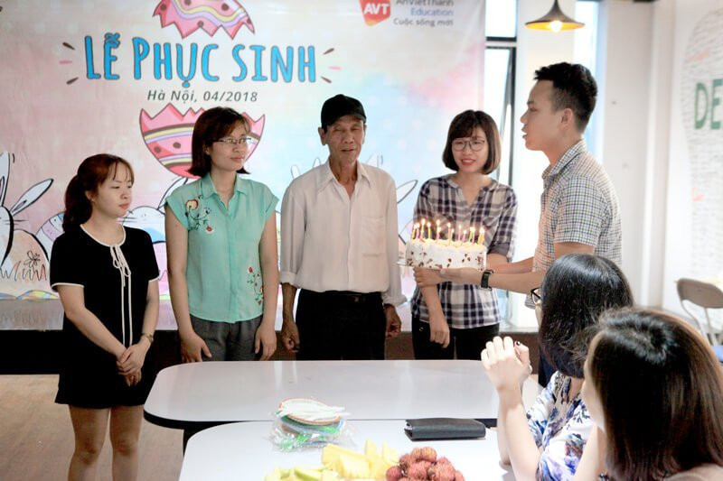 sinh nhật nhân viên AVT Education Tháng 4/2018