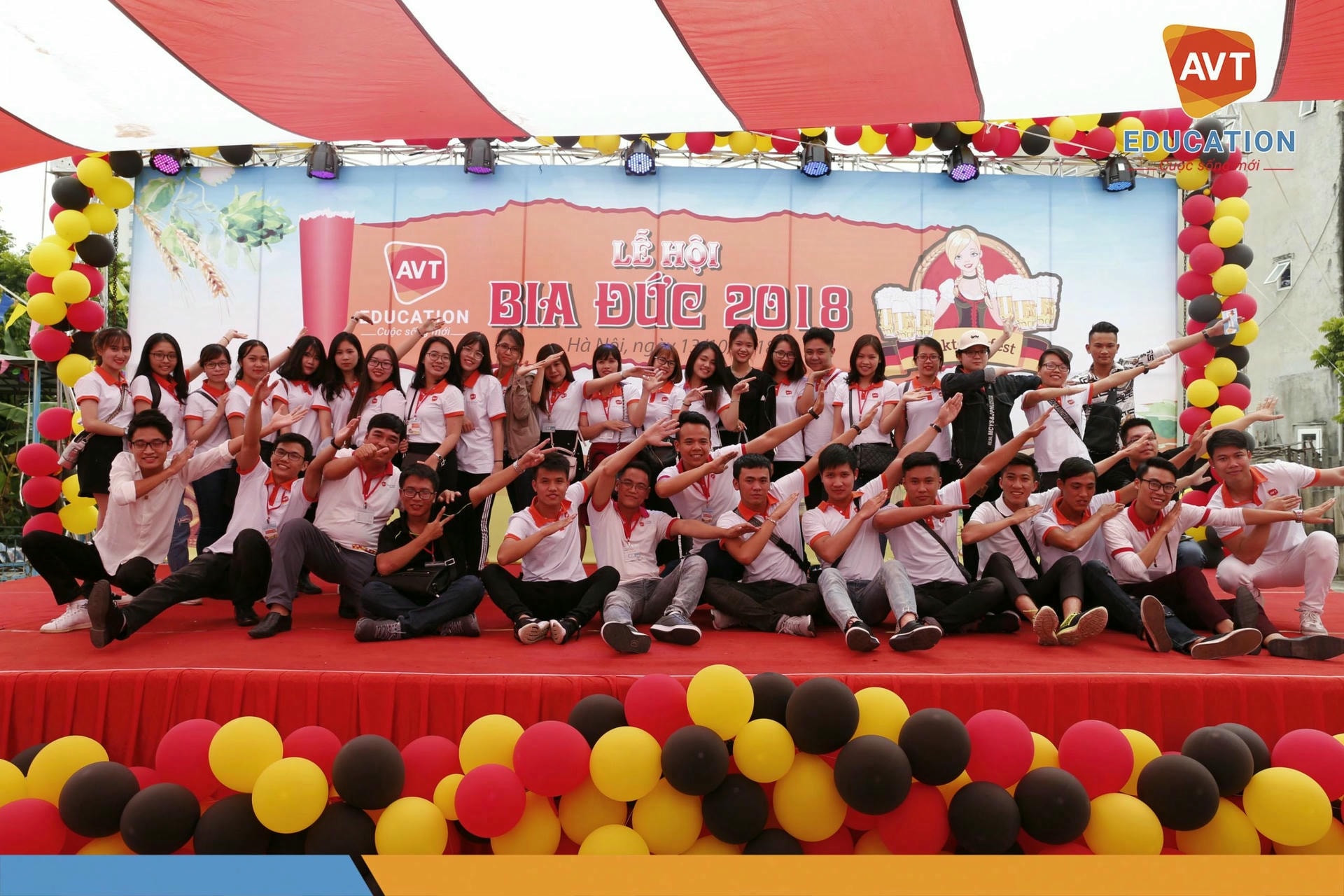 Tập thể học viên AVT Education
