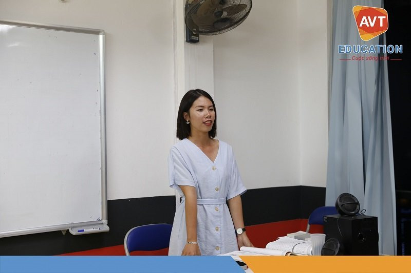 Giáo viên trẻ trung, dễ thương và đặc biệt giỏi chuyên môn