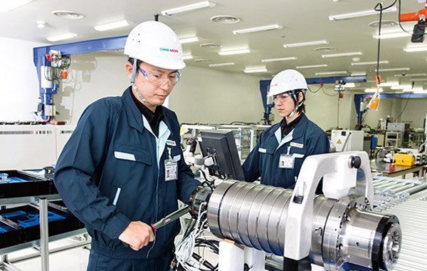 Du học Nhật Bản ngành cơ khí lương cao