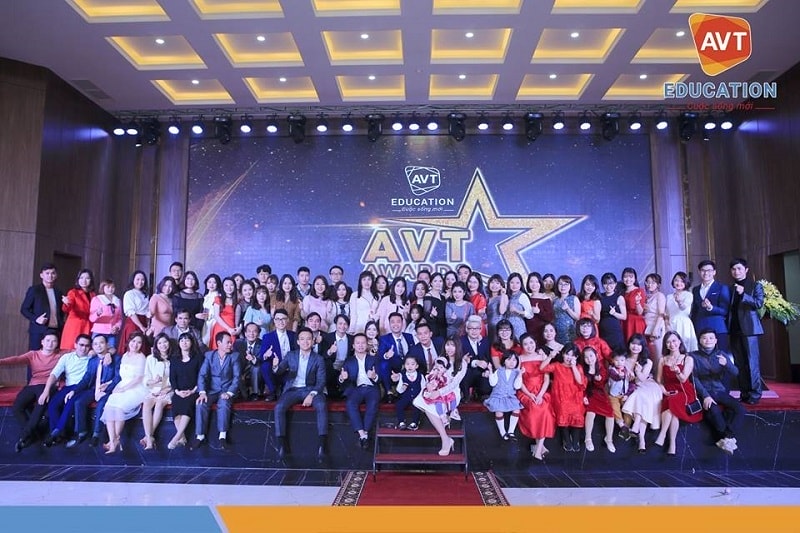 Toàn thể cán bộ nhân viên AVT chụp ảnh lưu niệm kết thúc chương trình