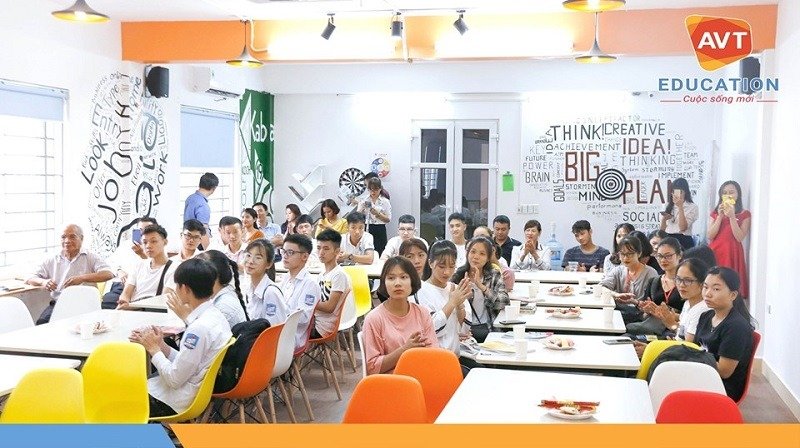 Gần 50 bạn học viên mới có mặt đông đủ để tham dự lễ khai giảng Gần 50 bạn học viên mới có mặt đông đủ để tham dự lễ khai giảng