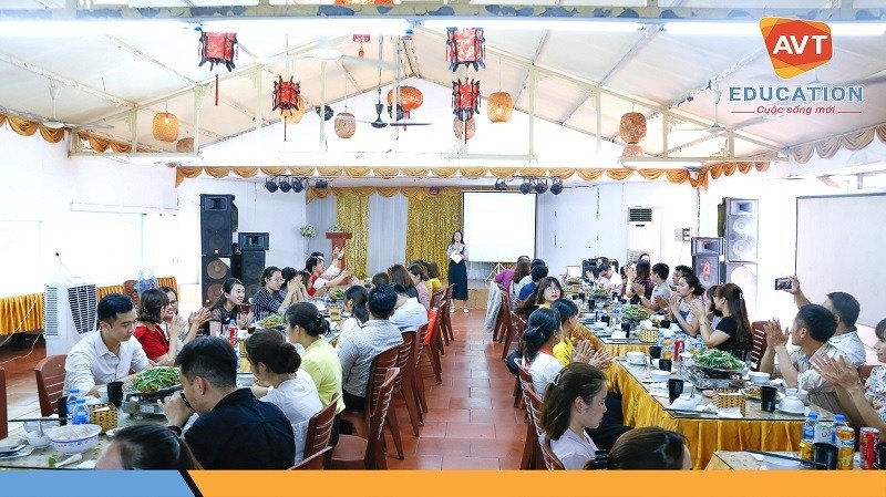 Nắng nóng cũng không nóng bằng sức trẻ của các cán bộ nhân viên