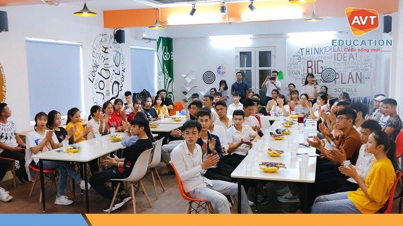 Hào hứng theo các các tiết mục văn nghệ