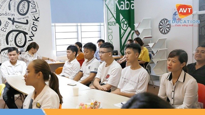 Tưng bừng chào đón gần 50 bạn học viên khóa 90 của AVT Education 2 Hầu hết các bạn đều là lứa học sinh 2001