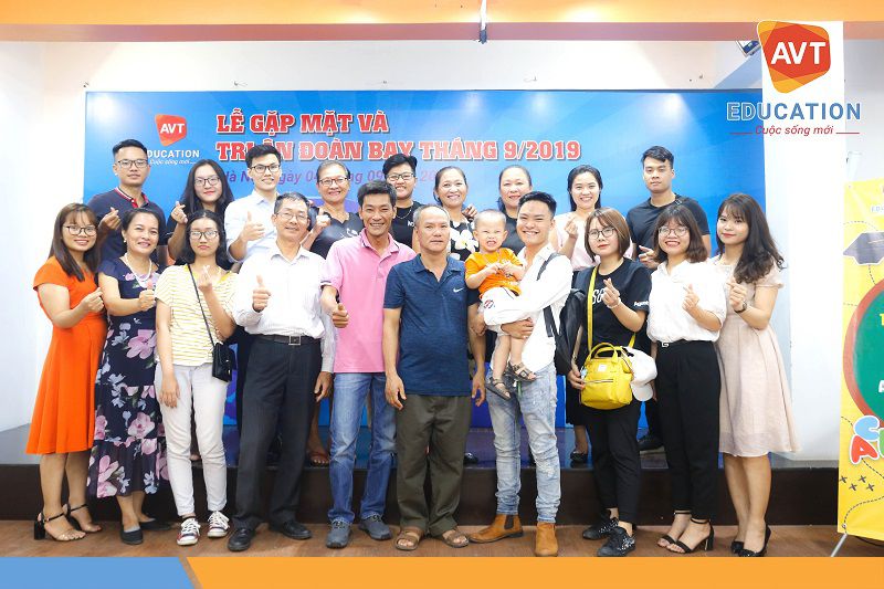 trao quà lễ tri ân