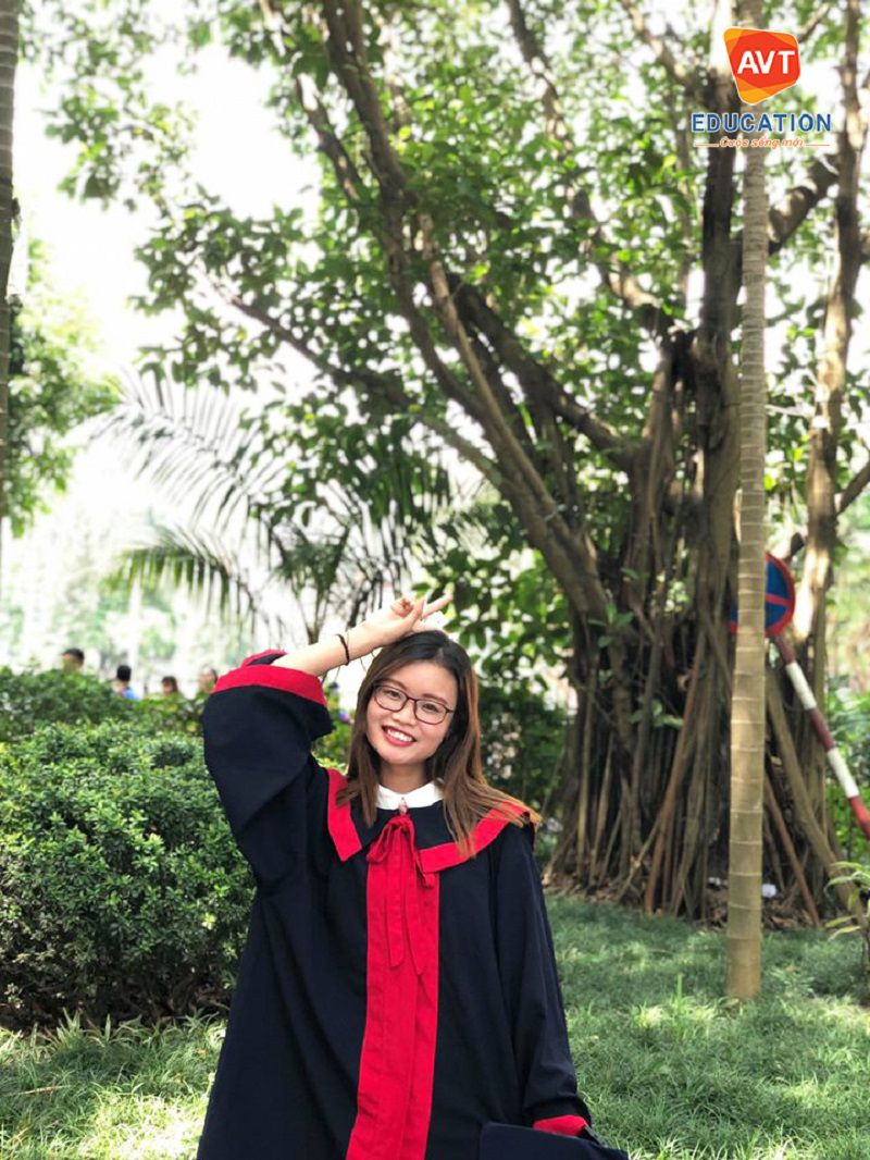 Cô Trang AVT Education