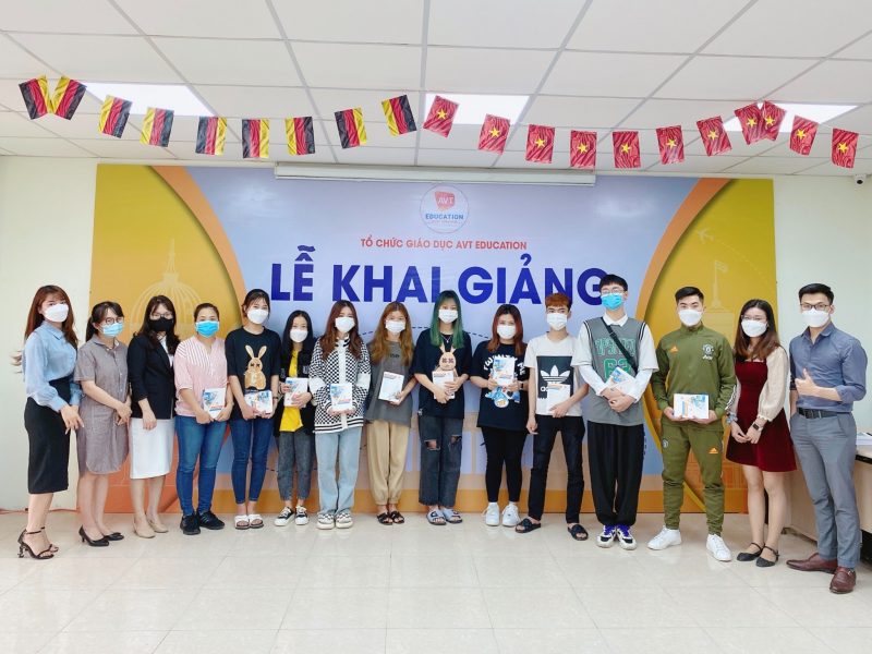 khai giang lop tieng duc k186 e1657244396928