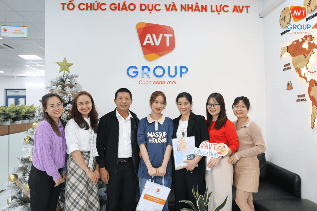 AVT Group chia tay & tiễn Phan Thị Khánh Linh sang Đức